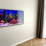 Coral Bay - Beachfront With Free Parking 公寓 *