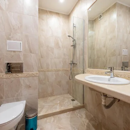 Apartment Coral Bay - Beachfront With Free Parking Varna