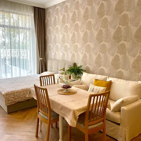 Apartment Coral Bay - Beachfront With Free Parking Varna